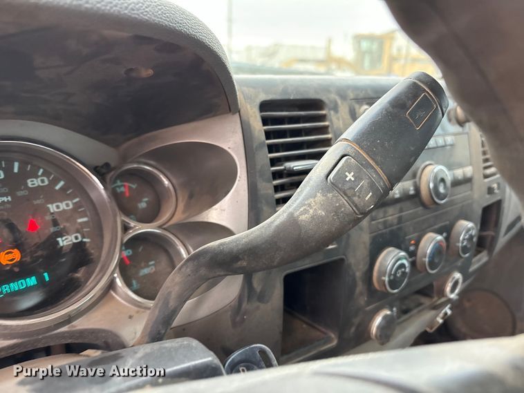 image for item EU4801 2013 Chevrolet Silverado 2500HD utility bed pickup truck