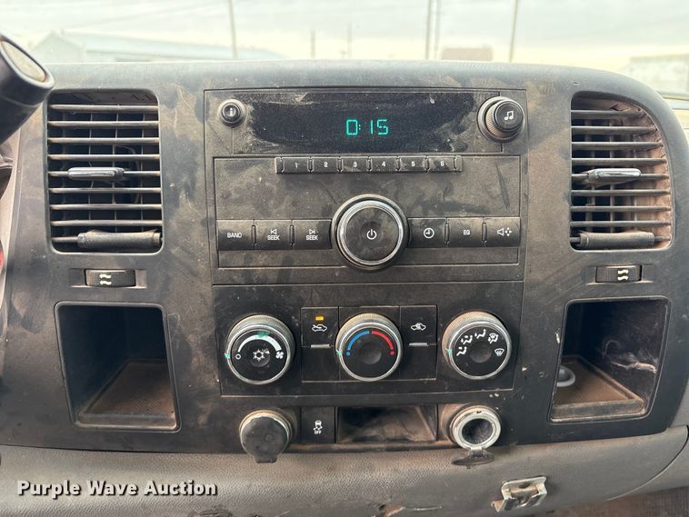 image for item EU4801 2013 Chevrolet Silverado 2500HD utility bed pickup truck