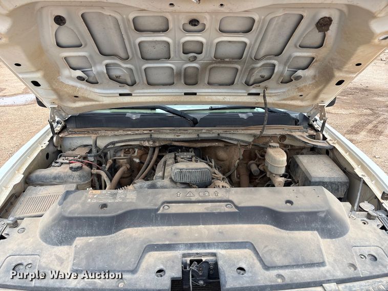 image for item EU4801 2013 Chevrolet Silverado 2500HD utility bed pickup truck