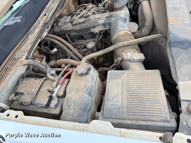 image for item EU4801 2013 Chevrolet Silverado 2500HD utility bed pickup truck