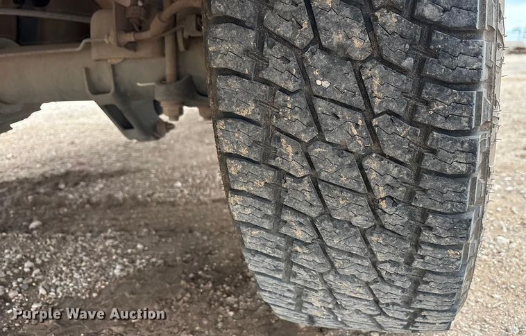 image for item EU4801 2013 Chevrolet Silverado 2500HD utility bed pickup truck