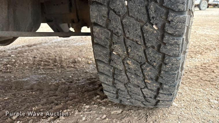 image for item EU4801 2013 Chevrolet Silverado 2500HD utility bed pickup truck