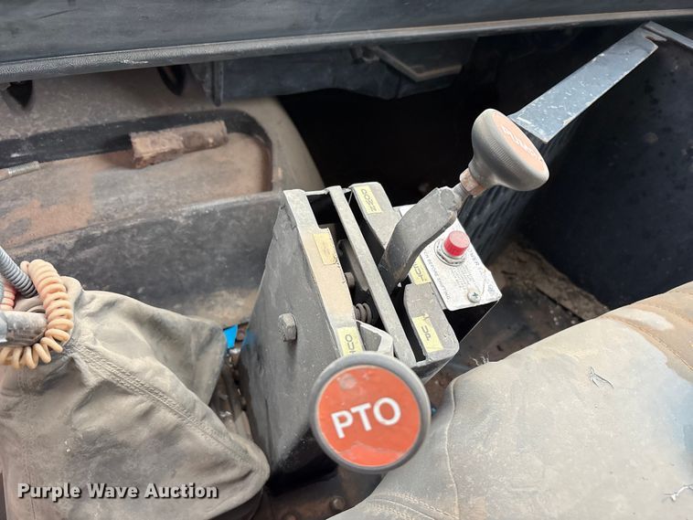 image for item EU4805 1998 Chevrolet C6500 dump truck