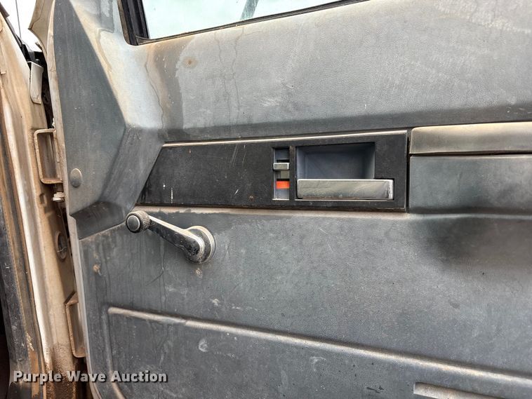 image for item EU4805 1998 Chevrolet C6500 dump truck