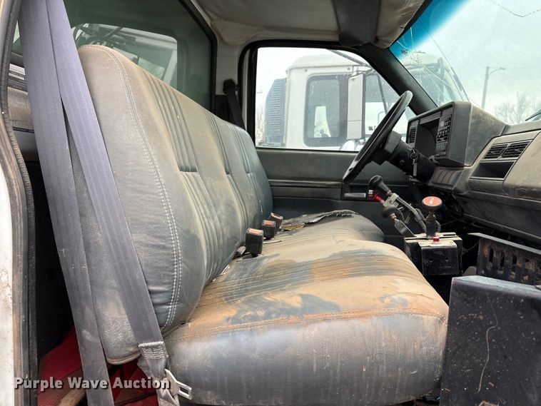 image for item EU4805 1998 Chevrolet C6500 dump truck