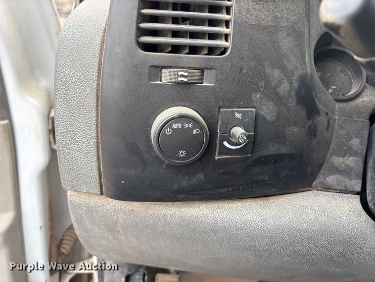 image for item EU4807 2008 GMC Sierra 1500 pickup truck