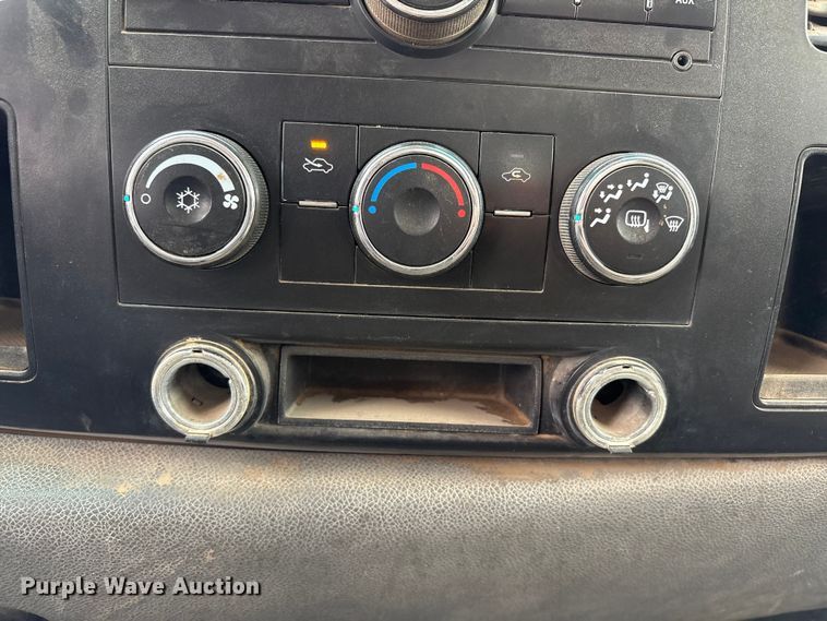 image for item EU4807 2008 GMC Sierra 1500 pickup truck