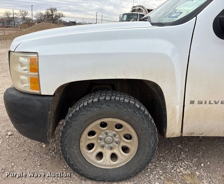 image for item EU4809 2009 Chevrolet Silverado 1500 pickup truck