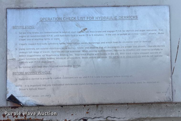 image for item EV2656 1990 GMC C7 digger derrick truck