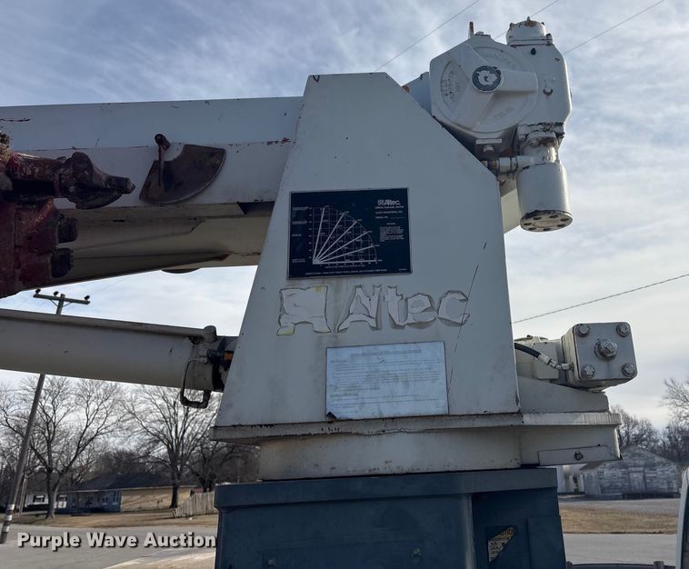 image for item EV2656 1990 GMC C7 digger derrick truck