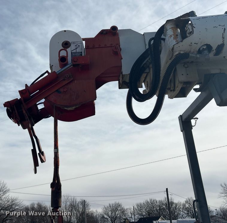 image for item EV2656 1990 GMC C7 digger derrick truck