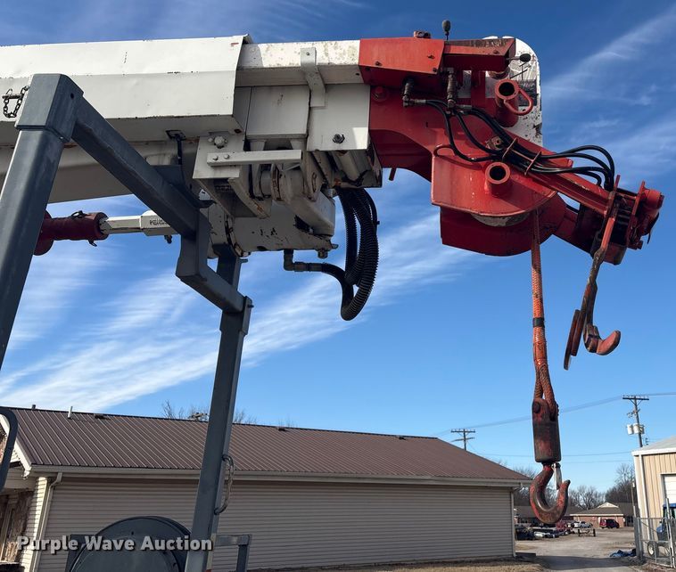 image for item EV2656 1990 GMC C7 digger derrick truck