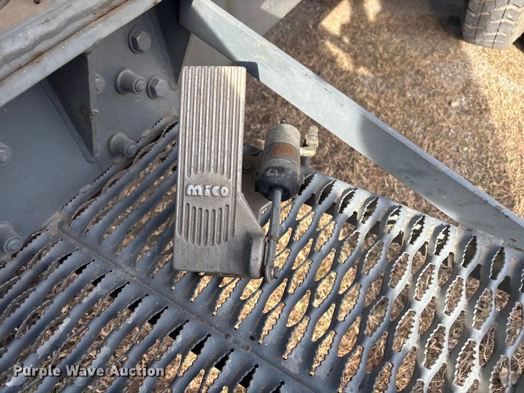 image for item EV2656 1990 GMC C7 digger derrick truck