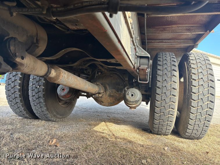 image for item EV2656 1990 GMC C7 digger derrick truck