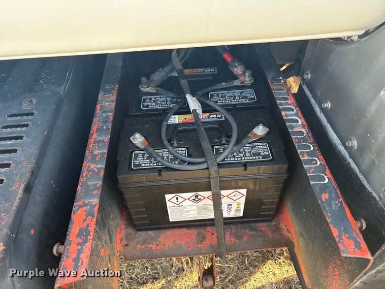 image for item EV2656 1990 GMC C7 digger derrick truck