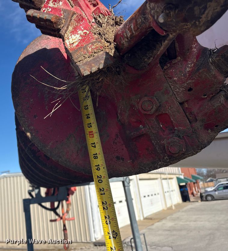 image for item EV2656 1990 GMC C7 digger derrick truck