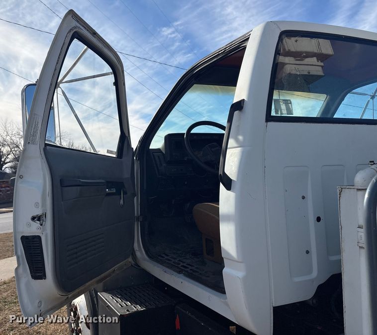 image for item EV2656 1990 GMC C7 digger derrick truck