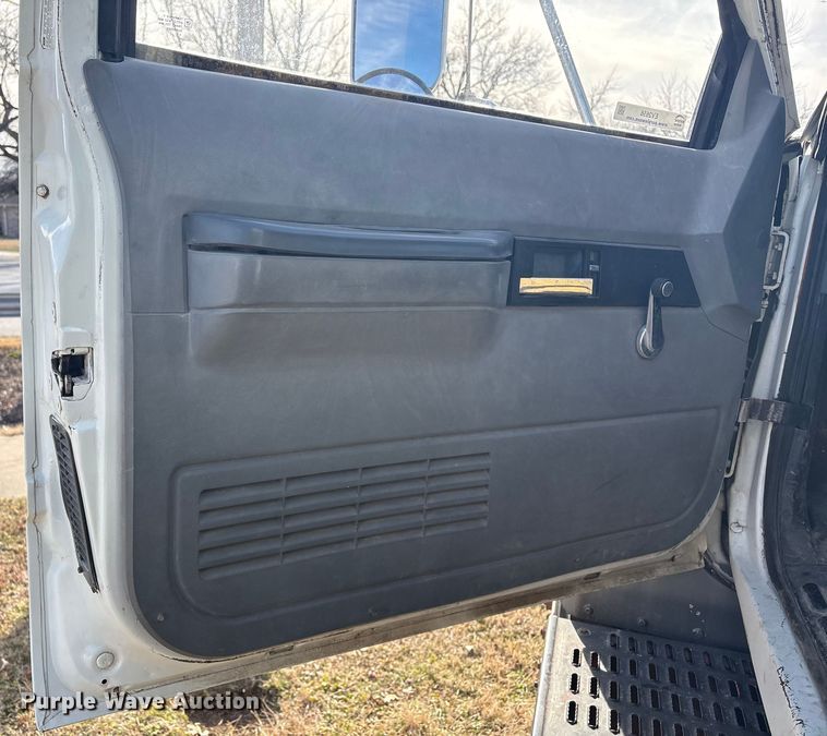 image for item EV2656 1990 GMC C7 digger derrick truck