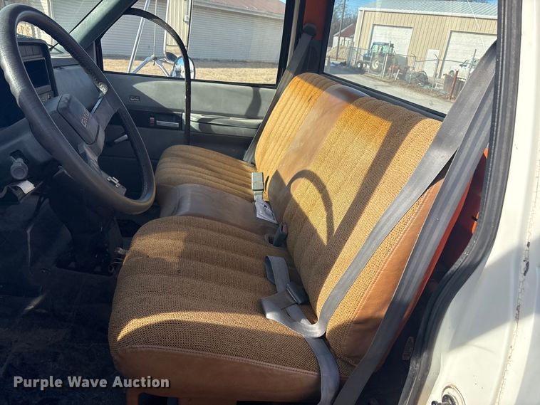 image for item EV2656 1990 GMC C7 digger derrick truck