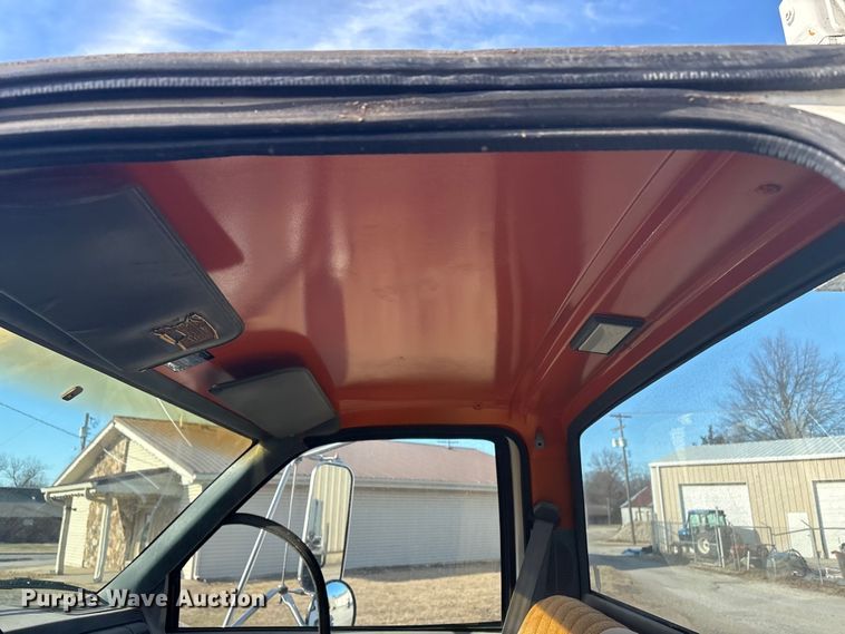 image for item EV2656 1990 GMC C7 digger derrick truck