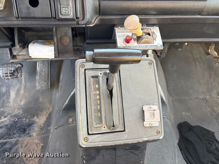 image for item EV2656 1990 GMC C7 digger derrick truck