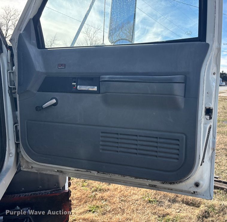 image for item EV2656 1990 GMC C7 digger derrick truck