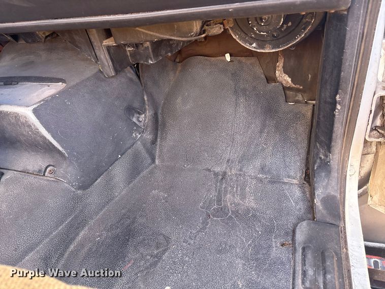 image for item EV2656 1990 GMC C7 digger derrick truck