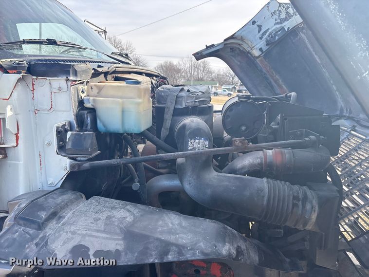 image for item EV2656 1990 GMC C7 digger derrick truck