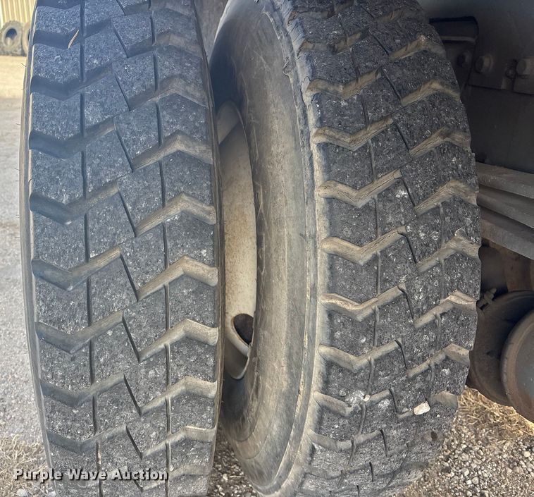 image for item EV2656 1990 GMC C7 digger derrick truck