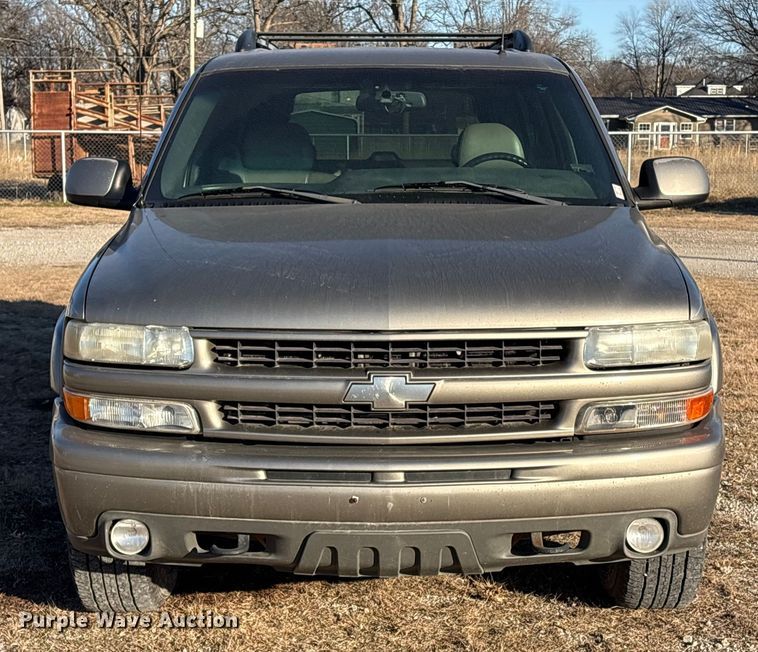 image for item EV2657 2002 Chevrolet Suburban SUV