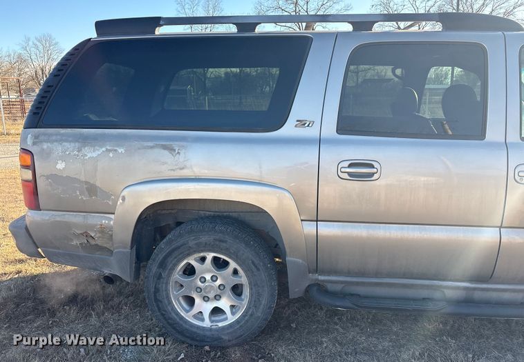 image for item EV2657 2002 Chevrolet Suburban SUV
