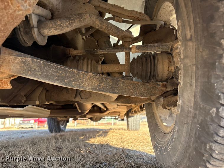 image for item EV2657 2002 Chevrolet Suburban SUV