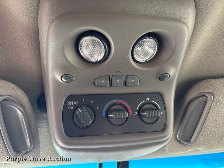 image for item EV2657 2002 Chevrolet Suburban SUV