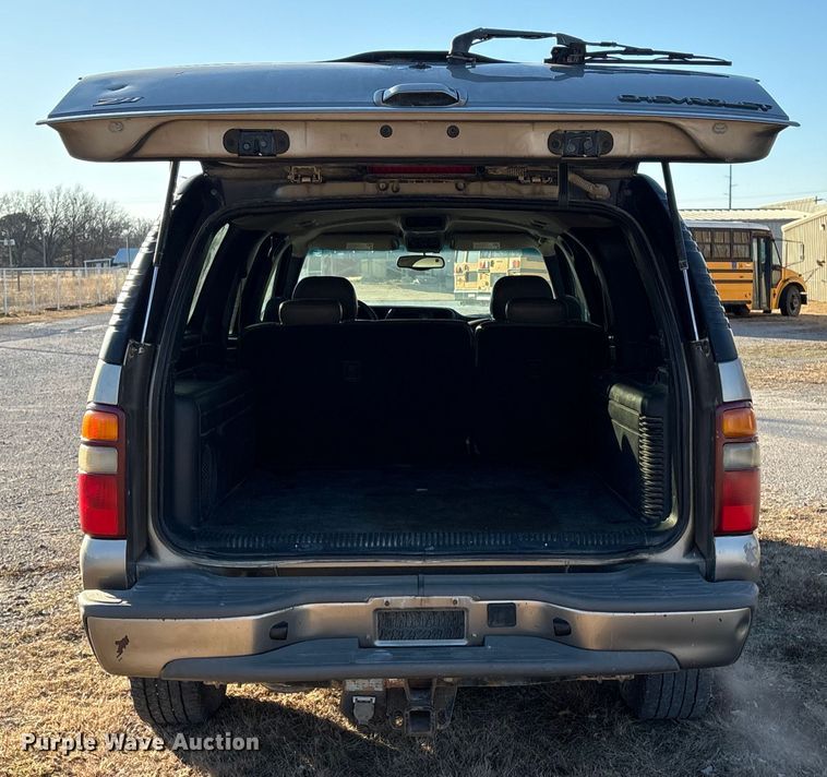 image for item EV2657 2002 Chevrolet Suburban SUV