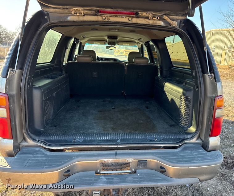 image for item EV2657 2002 Chevrolet Suburban SUV