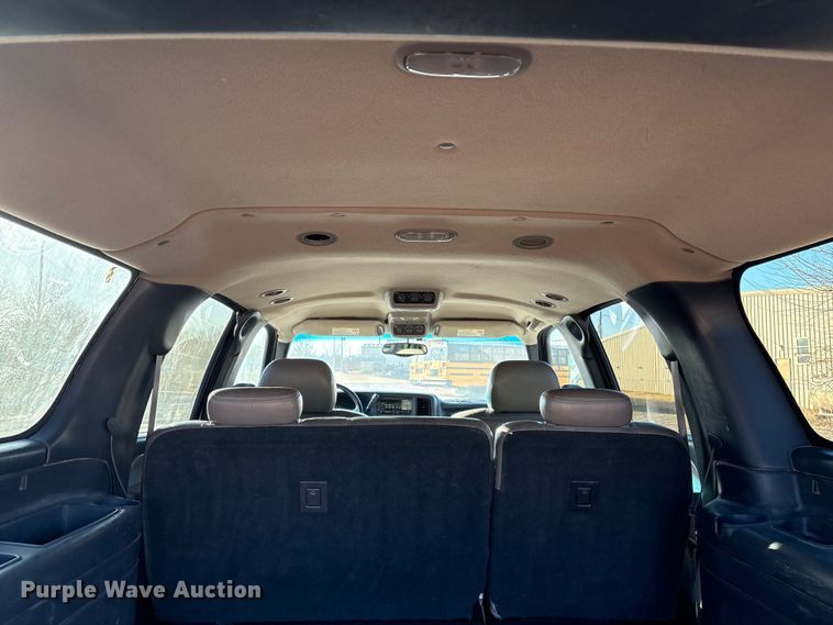 image for item EV2657 2002 Chevrolet Suburban SUV