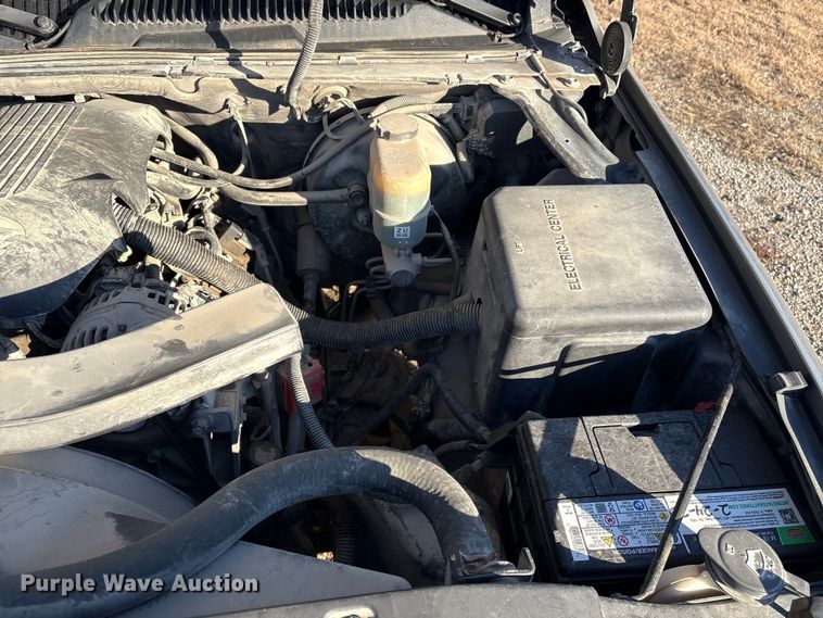 image for item EV2657 2002 Chevrolet Suburban SUV