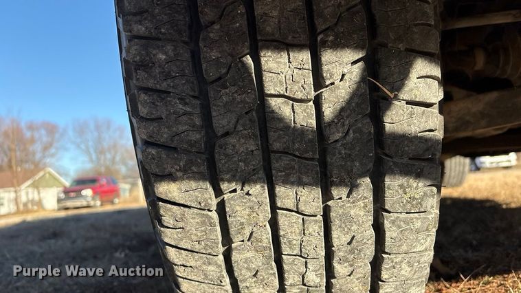 image for item EV2657 2002 Chevrolet Suburban SUV