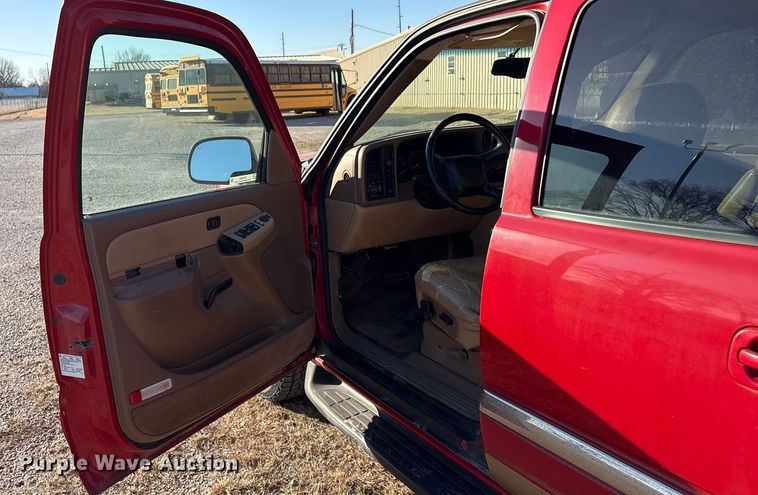 image for item EV2658 2000 GMC Yukon XL SUV