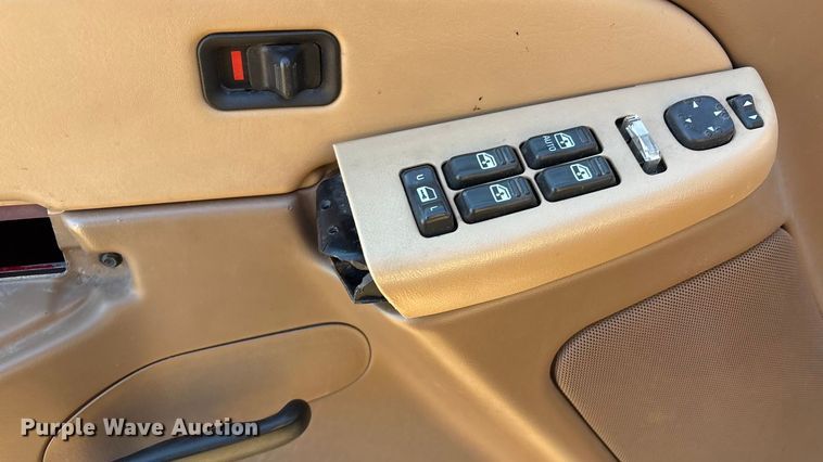 image for item EV2658 2000 GMC Yukon XL SUV