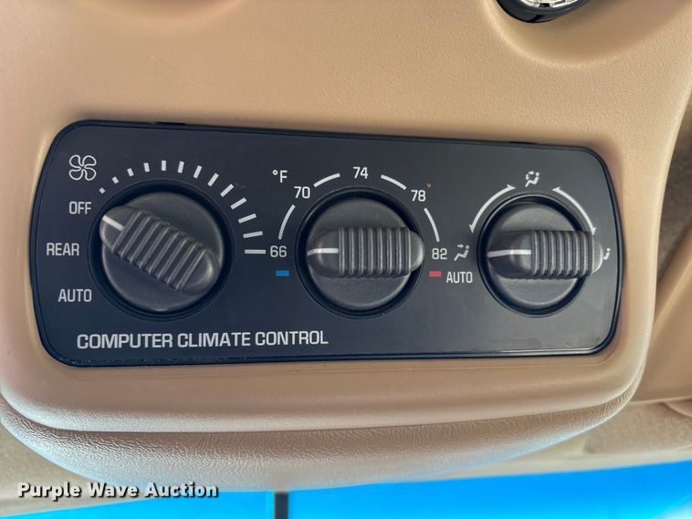 image for item EV2658 2000 GMC Yukon XL SUV