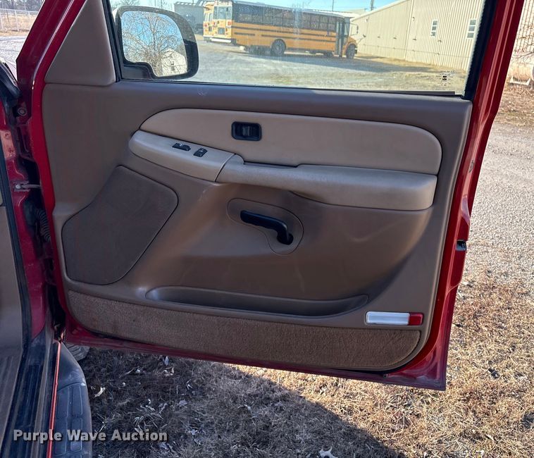 image for item EV2658 2000 GMC Yukon XL SUV