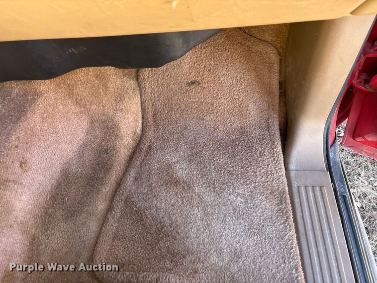 image for item EV2658 2000 GMC Yukon XL SUV