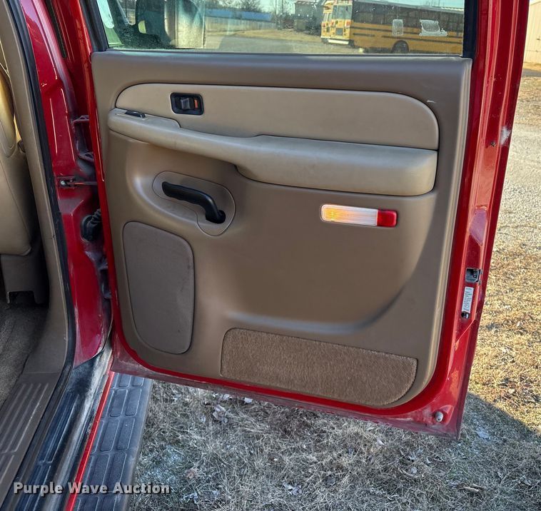 image for item EV2658 2000 GMC Yukon XL SUV