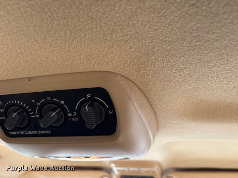 image for item EV2658 2000 GMC Yukon XL SUV