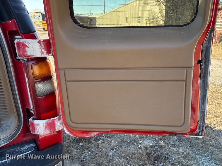 image for item EV2658 2000 GMC Yukon XL SUV