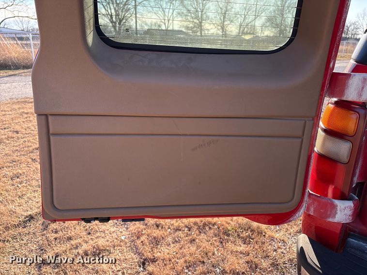 image for item EV2658 2000 GMC Yukon XL SUV