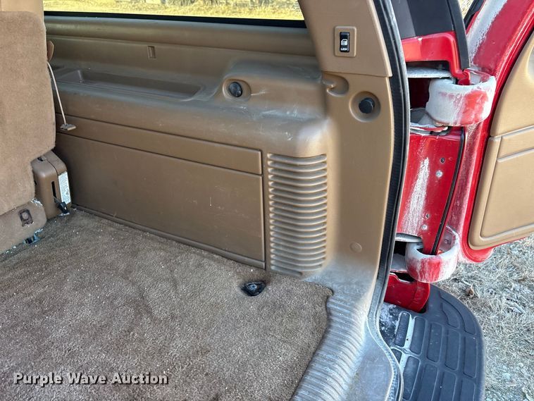 image for item EV2658 2000 GMC Yukon XL SUV