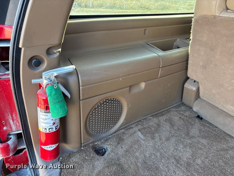 image for item EV2658 2000 GMC Yukon XL SUV