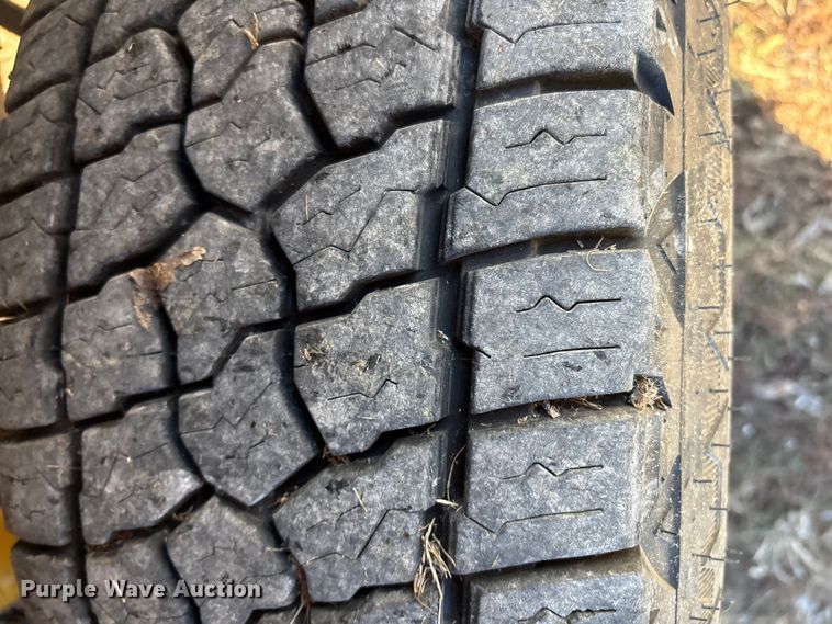 image for item EV2658 2000 GMC Yukon XL SUV